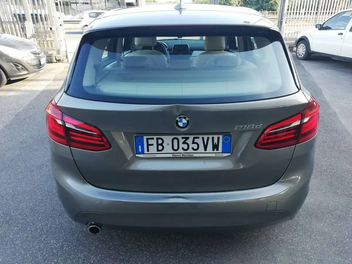Usata BMW 216 Active Tourer Luxury Line 116 CV (85 kW) 2016 Oro Monovolume