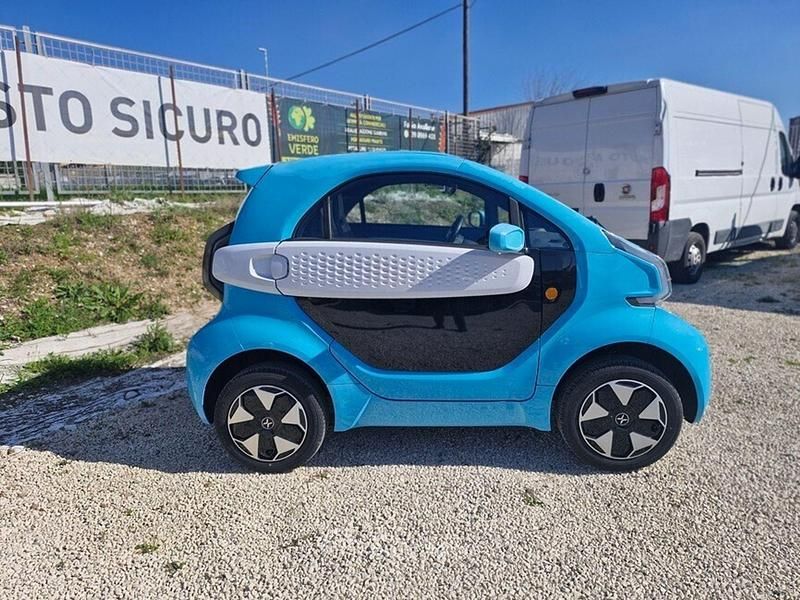 Usata XEV Yoyo 2022 Blu Utilitaria