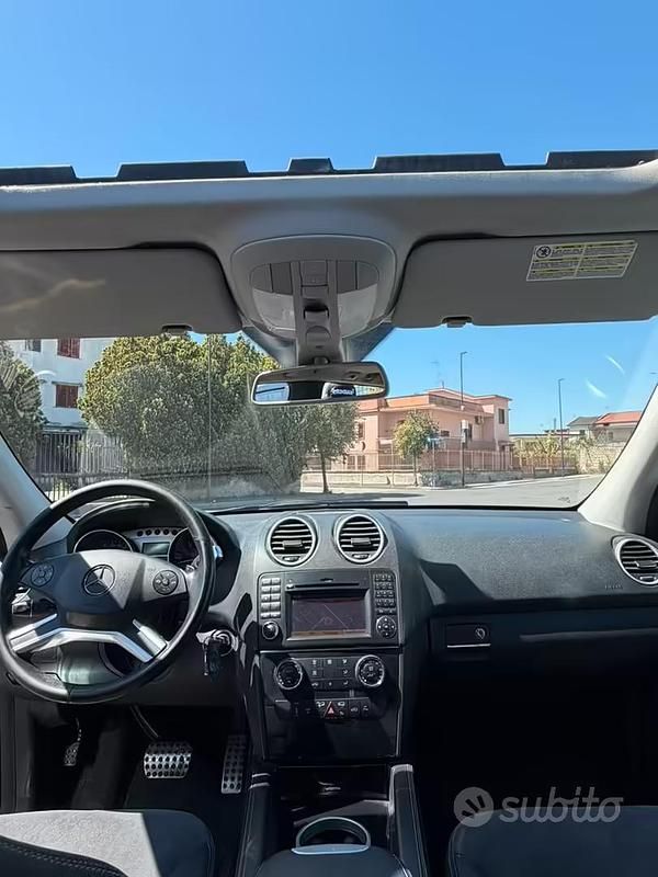 Begagnad Mercedes ML350 211 HK (155 kW) 2010 Svart SUV