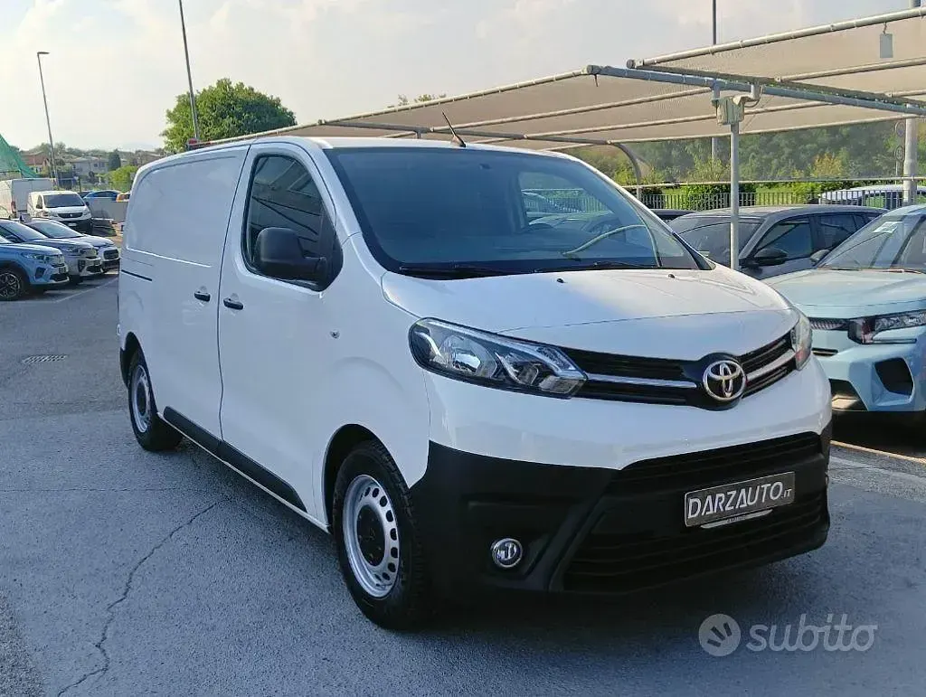 Usata Toyota Proace Comfort 116 CV (85 kW) 2017 Bianco pastello Monovolume
