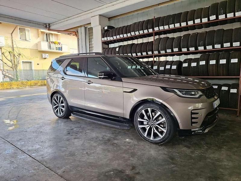 Bronzo Usata 2021 Land Rover Discovery 5 SUV | 42.500 € - Immagine 1/4