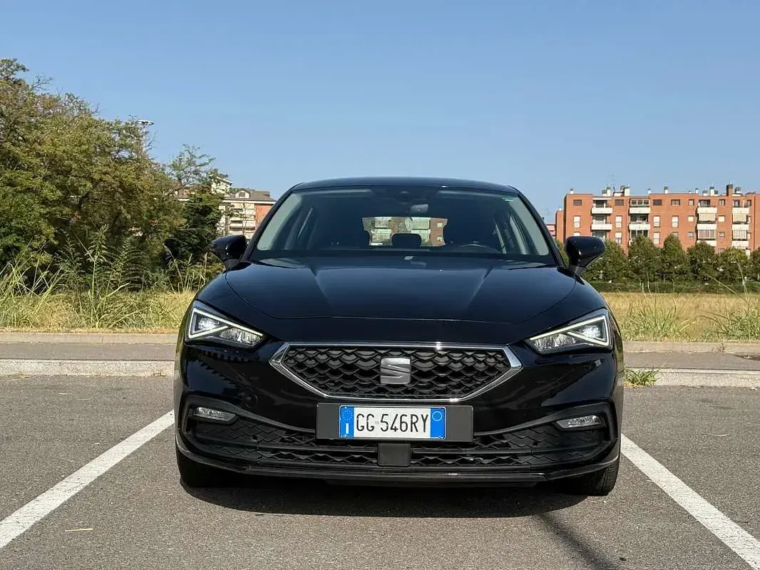 Usata Seat Leon Business 110 CV (80 kW) 2021 Nero Berlina