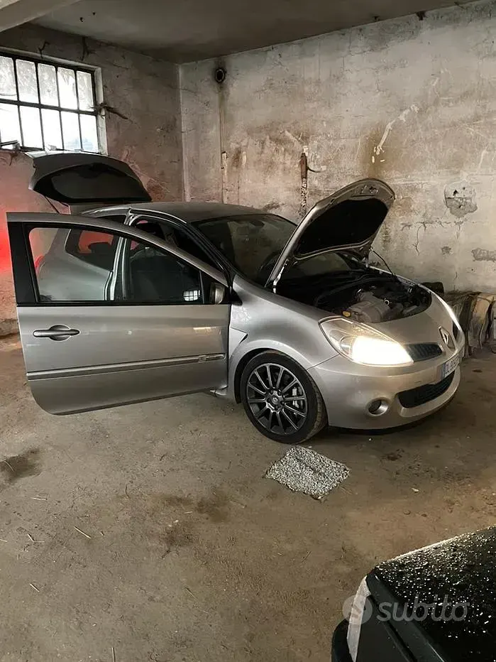 Usata Renault Clio II R.S. 200 CV (147 kW) 2008 Grigio Berlina