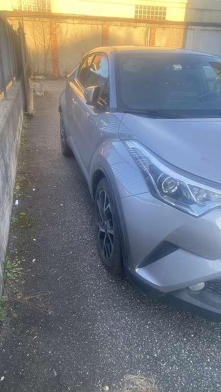 Usata Toyota C-HR Lounge 98 CV (72 kW) 2018 SUV