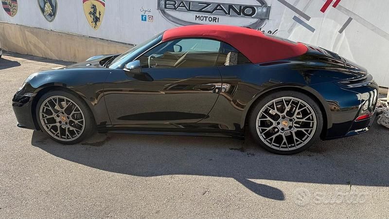 Usata Porsche 911 Carrera Cabriolet 394 CV (289 kW) 2025 Nero Cabrio