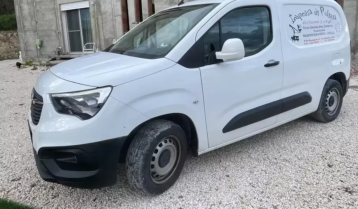 Usata Opel Combo 75 CV (55 kW) 2020 Bianco Monovolume