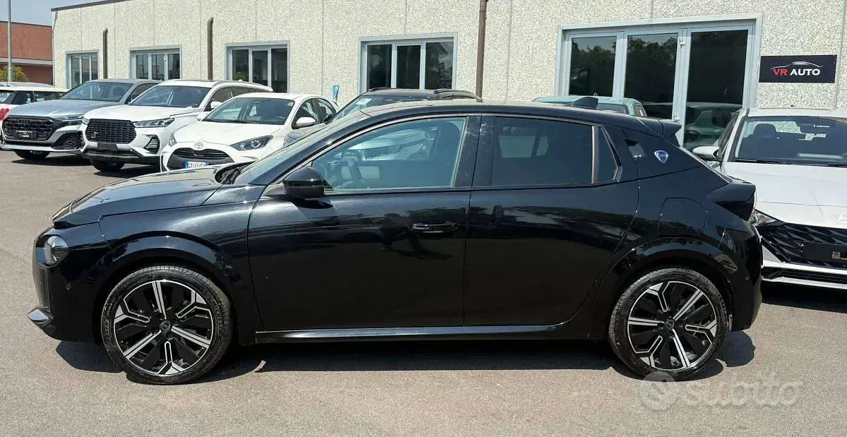 Usata Lancia Ypsilon 101 CV (74 kW) 2025 Nero Utilitaria