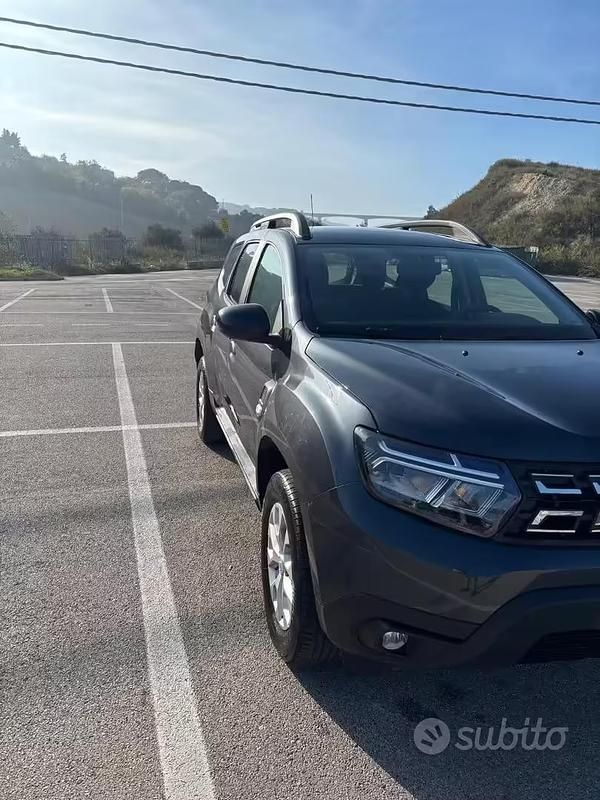 Usata Dacia Duster 101 CV (74 kW) 2022 Grigio SUV