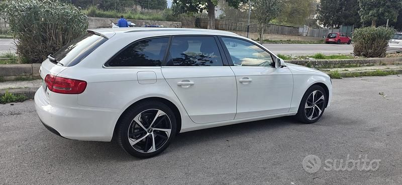 Usata Audi A4 143 CV (105 kW) 2011 Bianco Station wagon
