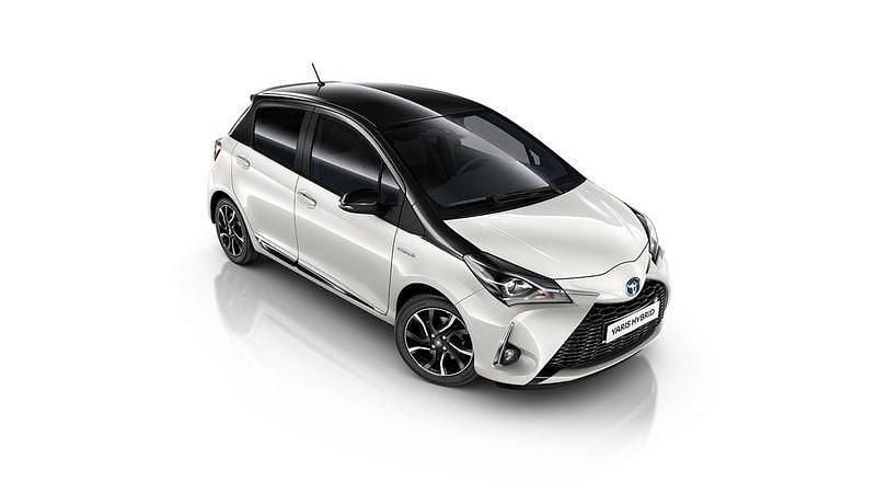 Usata Toyota Yaris Hybrid Active 101 CV (74 kW) 2019 Argento Utilitaria