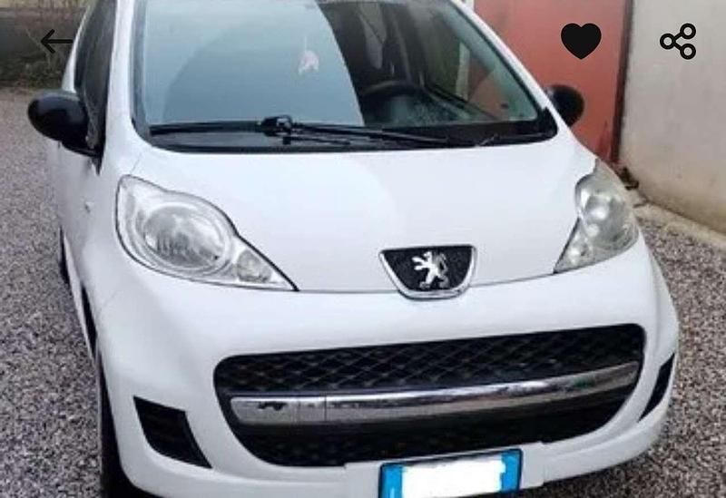 Usata Peugeot 107 68 CV (50 kW) 2011 Other Utilitaria