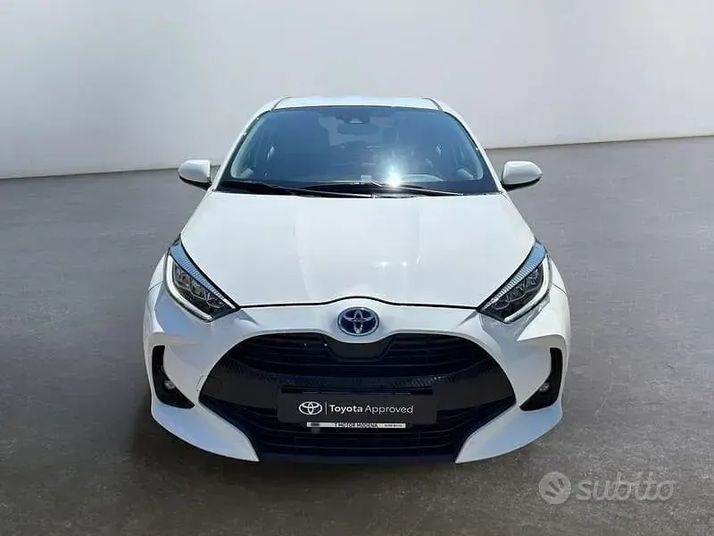 Usata Toyota Yaris Hybrid Trend 116 CV (85 kW) 2022 Other Berlina