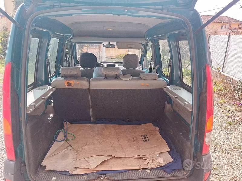 Usado Renault Kangoo Expression 65 CV (47 kW) 2004 Verde Monovolumen