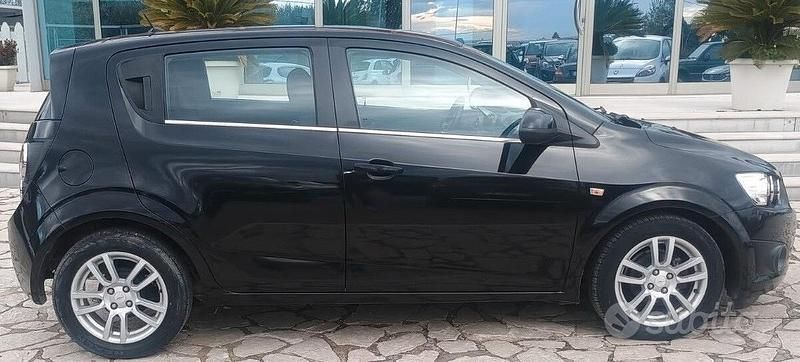 Usata Chevrolet Aveo LT 86 CV (63 kW) 2012 Nero Berlina
