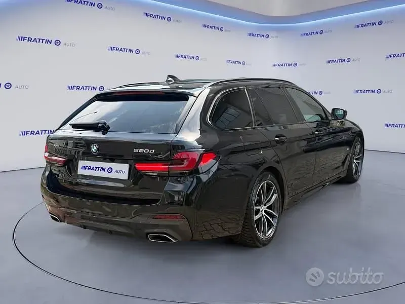 Usata BMW 520 M Sport 190 CV (139 kW) 2023 Grigio Berlina