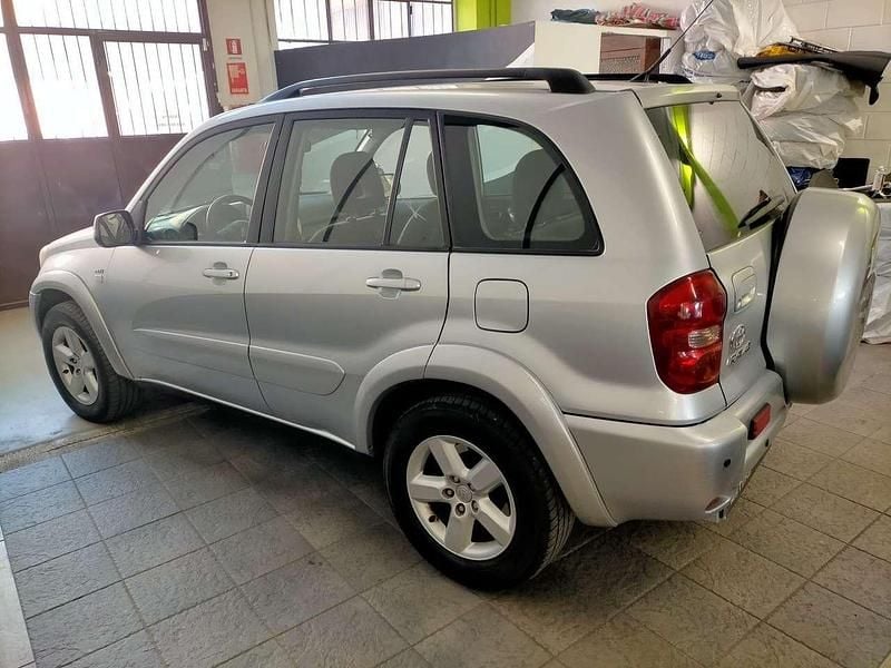 Usata Toyota RAV4 Sol 150 CV (110 kW) 2005 Argento SUV