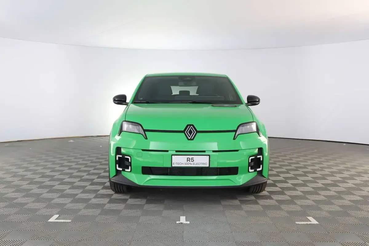 Nuevo Renault 5 E-Tech Urban 77 kW (106 CV) 2025 Verde Berlina