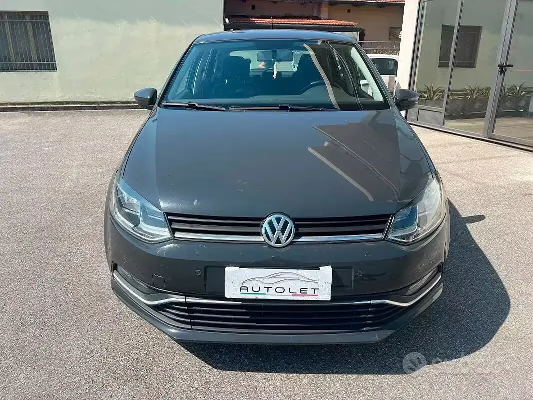 Usata VW Polo Comfortline 75 CV (55 kW) 2016 Grigio Berlina