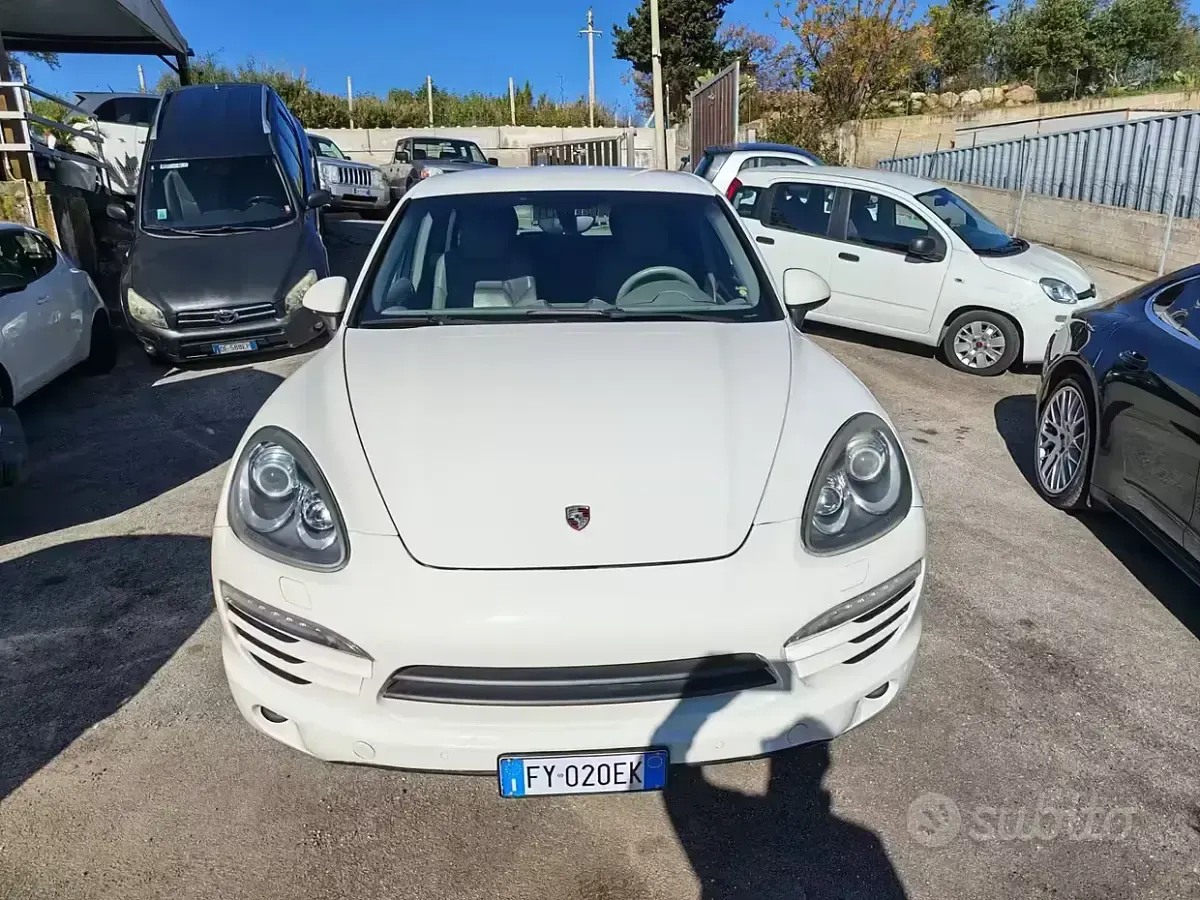 Usata Porsche Cayenne 240 CV (176 kW) 2011 Bianco SUV