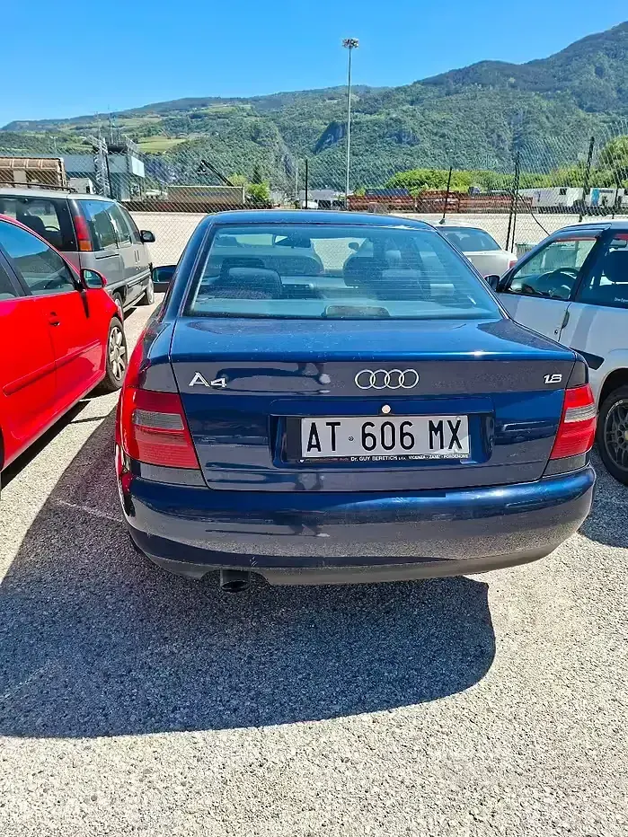 Usata Audi A4 125 CV (91 kW) 1997 Blu Berlina