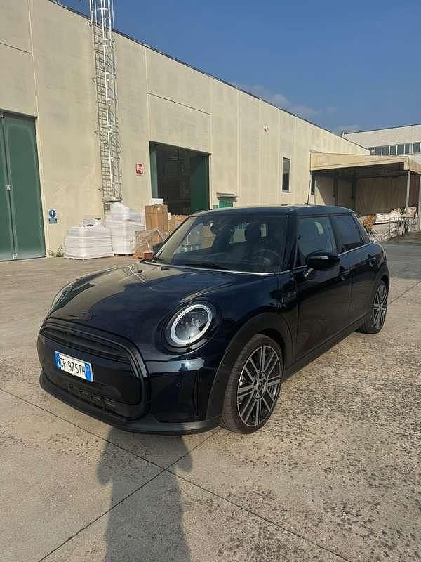 Usata 2023 Mini Cooper Utilitaria | 28.000 € (Molto cara) - Immagine 1/4