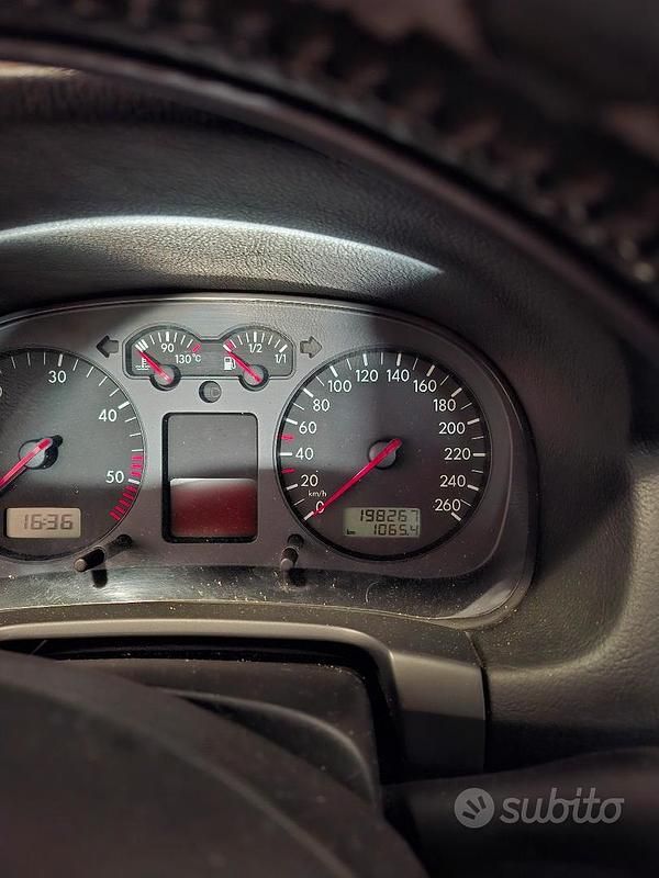 Usata VW Golf IV 130 CV (95 kW) 2003 Nero Berlina