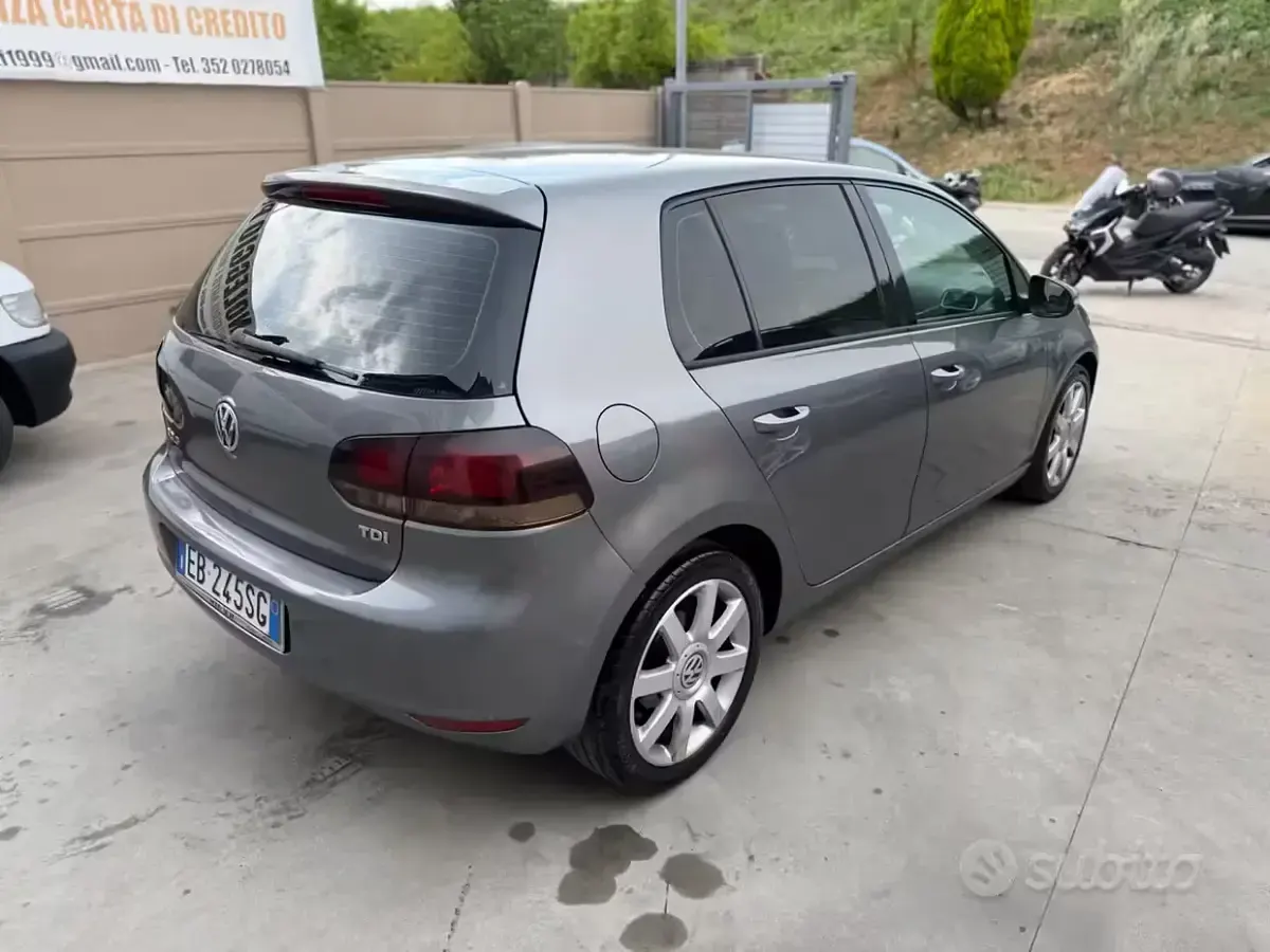 Usata VW Golf VI Highline 105 CV (77 kW) 2010 Marrone Utilitaria