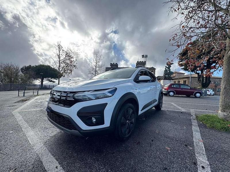 Usata Dacia Sandero Essentiel 101 CV (74 kW) 2024 Berlina