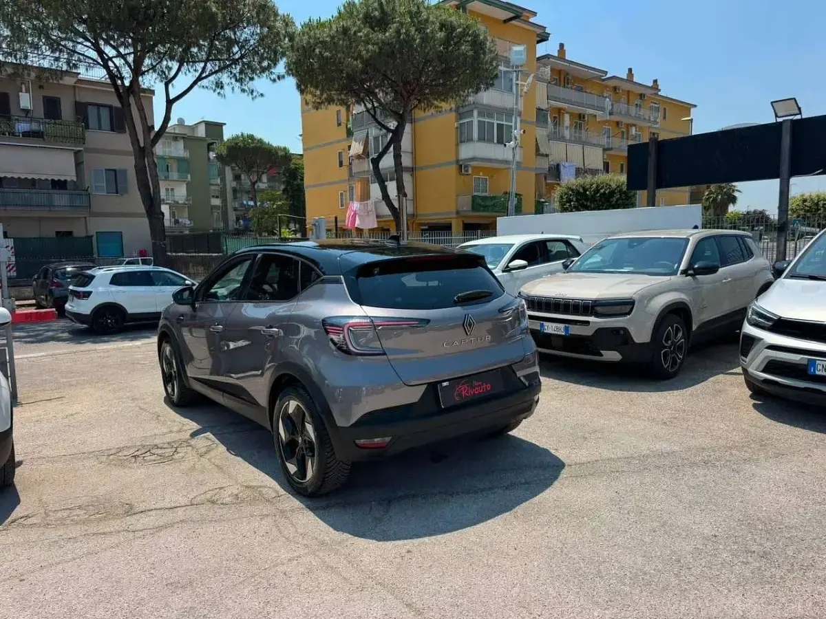 Usata Renault Captur Techno 91 CV (66 kW) 2025 Grigio SUV