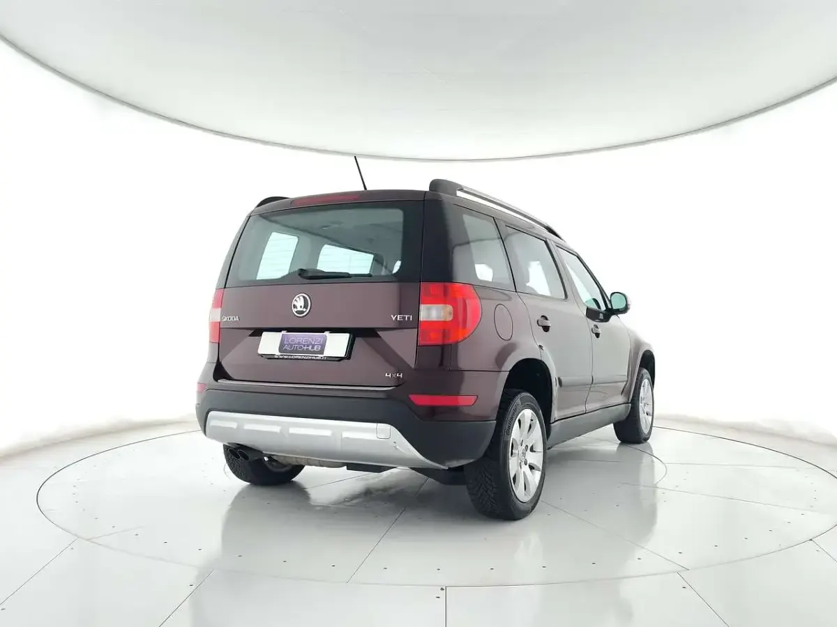 Usata Skoda Yeti Elegance 140 CV (102 kW) 2014 Prugna SUV