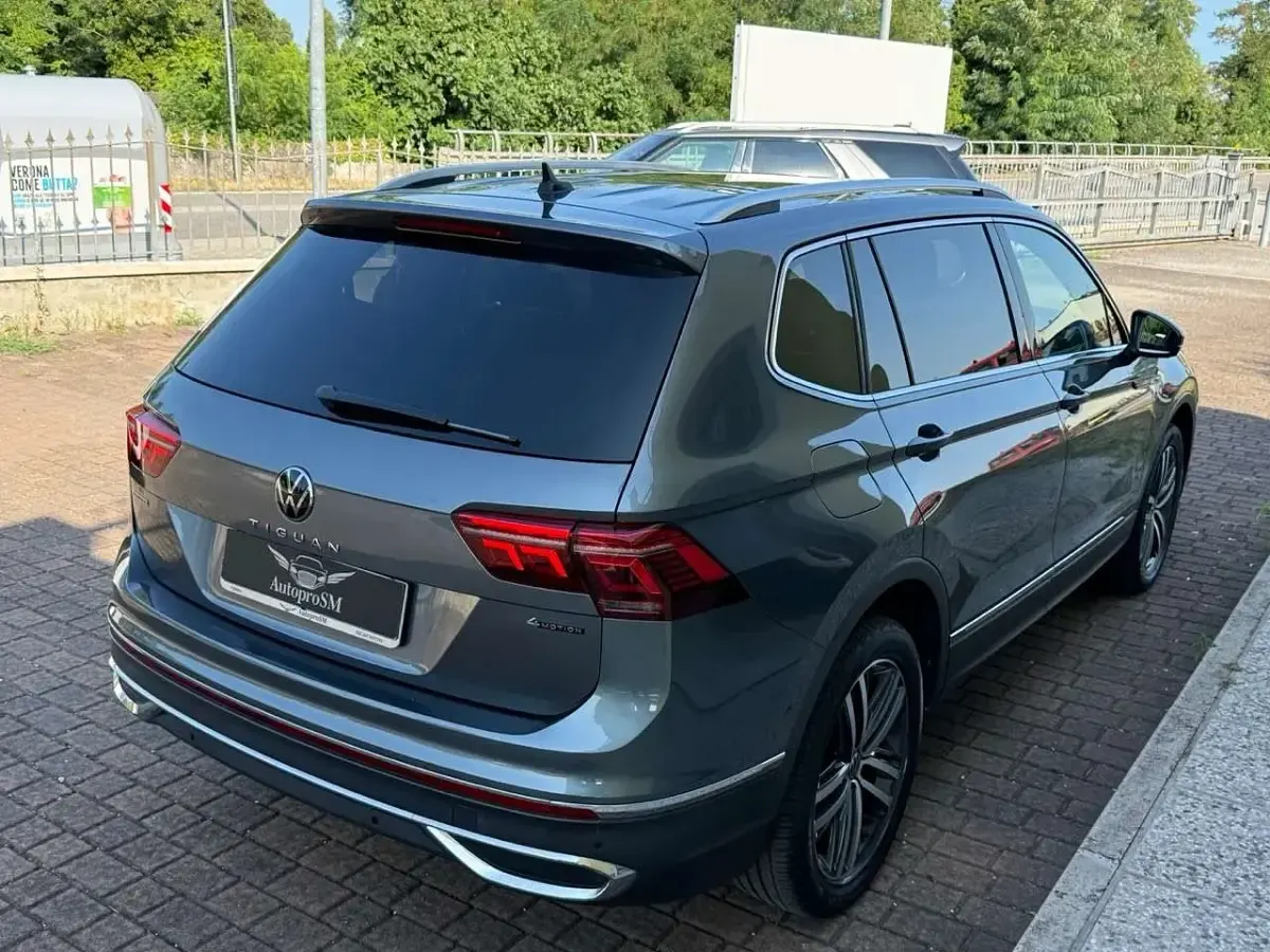 Usata VW Tiguan Allspace Elegance 150 CV (110 kW) 2022 Grigio SUV
