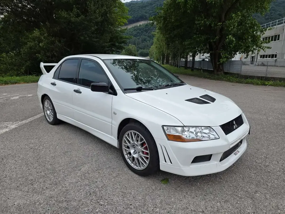 Usata Mitsubishi Lancer Evolution 280 CV (205 kW) 2001 Bianco Berlina