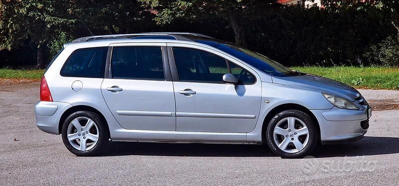 Usata Peugeot 307 136 CV (100 kW) 2004 Grigio Station wagon