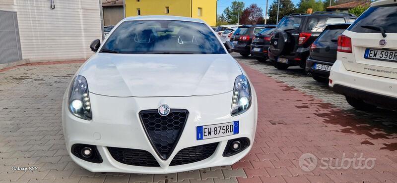 Usato 2014 Alfa Romeo 1750 1.7 Benzin 240 CV (17.900 €)