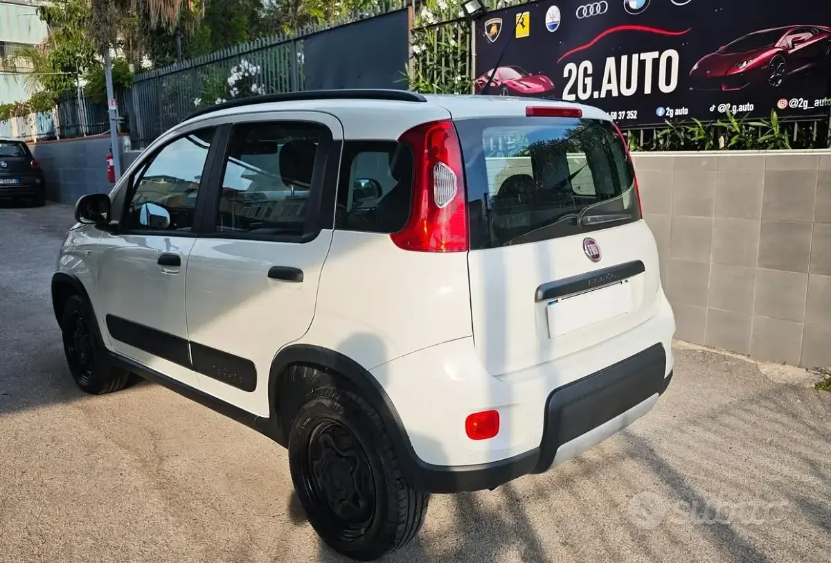 Usata Fiat Panda 4x4 S 85 CV (62 kW) 2019 Bianco Utilitaria