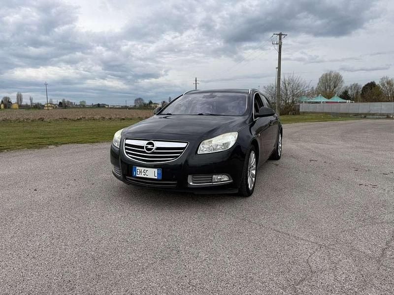 Usata Opel Insignia Cosmo 179 CV (131 kW) 2011 Nero Station wagon