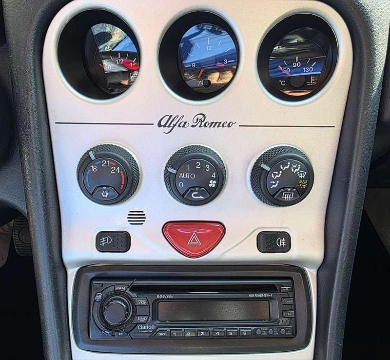 Usata Alfa Romeo Spider 150 CV (110 kW) 2004 Rosso Cabrio