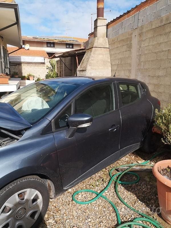 Usata Renault Clio IV 73 CV (53 kW) 2017 Berlina