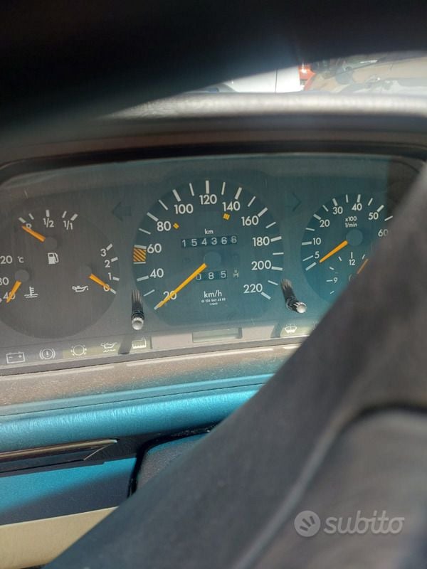 Usata Mercedes 200 1992 Blu Berlina