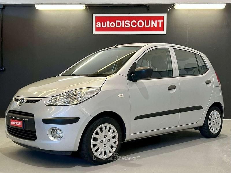 Usata Hyundai i10 Style 65 CV (47 kW) 2010 Argento Utilitaria
