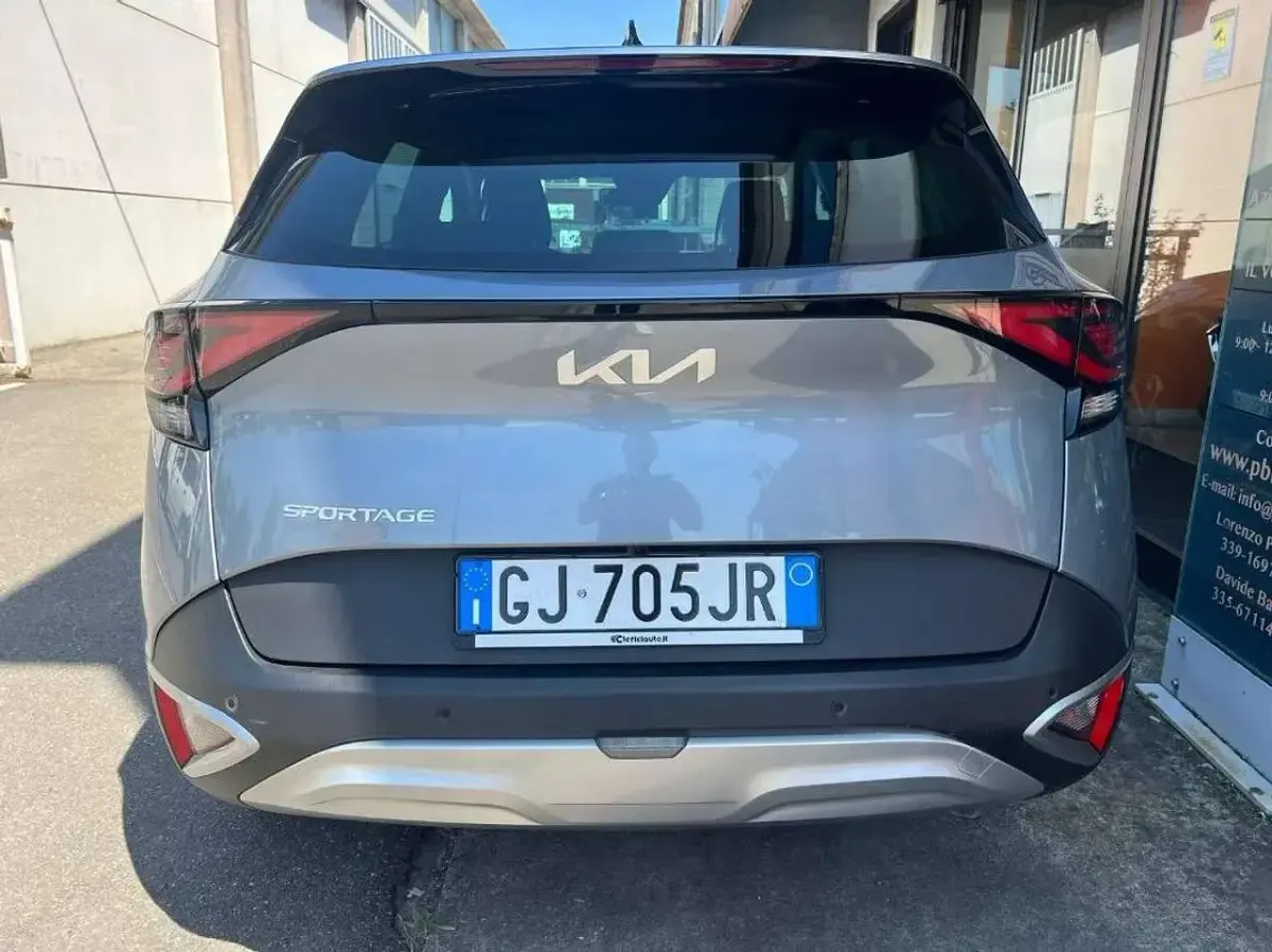 Usata Kia Sportage Style 136 CV (100 kW) 2022 Gray SUV