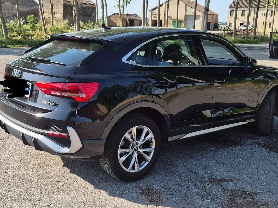 Usata Audi Q3 Sportback 150 CV (110 kW) 2024 Nero SUV
