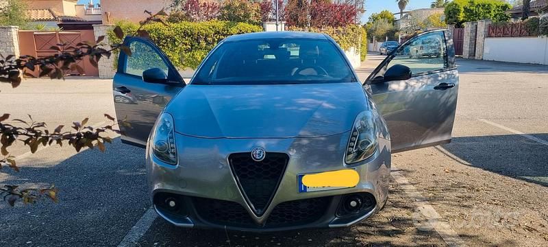 Usata Alfa Romeo Giulietta 120 CV (88 kW) 2019 Grigio Utilitaria