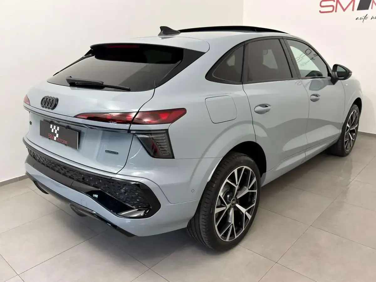 Nuova Audi Q3 Sportback S-Line 204 CV (150 kW) 2026 Grigio freccia SUV