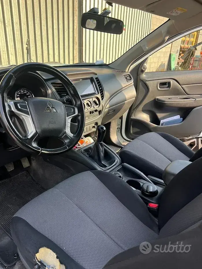 Usata Mitsubishi L200 150 CV (110 kW) 2022 Bianco Pick-up