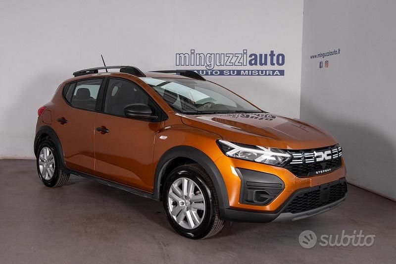 Usata Dacia Sandero Stepway 91 CV (66 kW) 2024 Arancione Berlina
