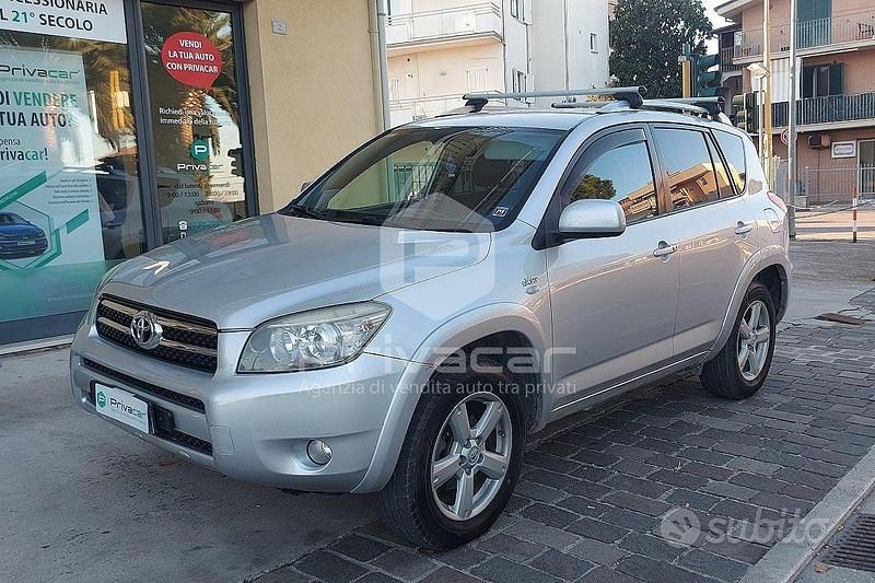 Grigio Usata 2006 Toyota RAV4 Luxury Station wagon | 4499 € - Immagine 1/4