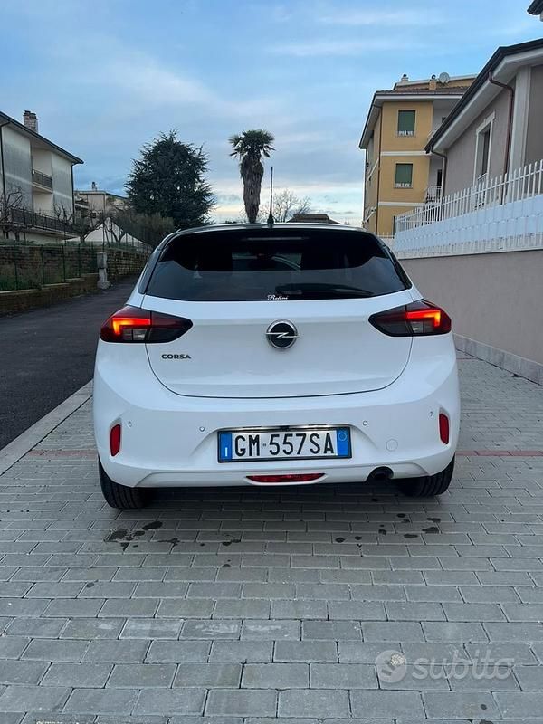 Usata Opel Corsa 101 CV (74 kW) 2023 Bianco Utilitaria