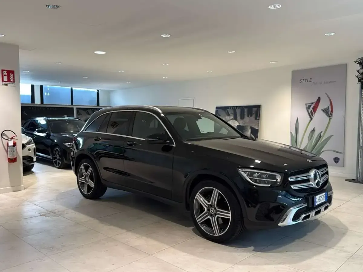 Usata Mercedes GLC200 163 CV (119 kW) 2022 Nero SUV