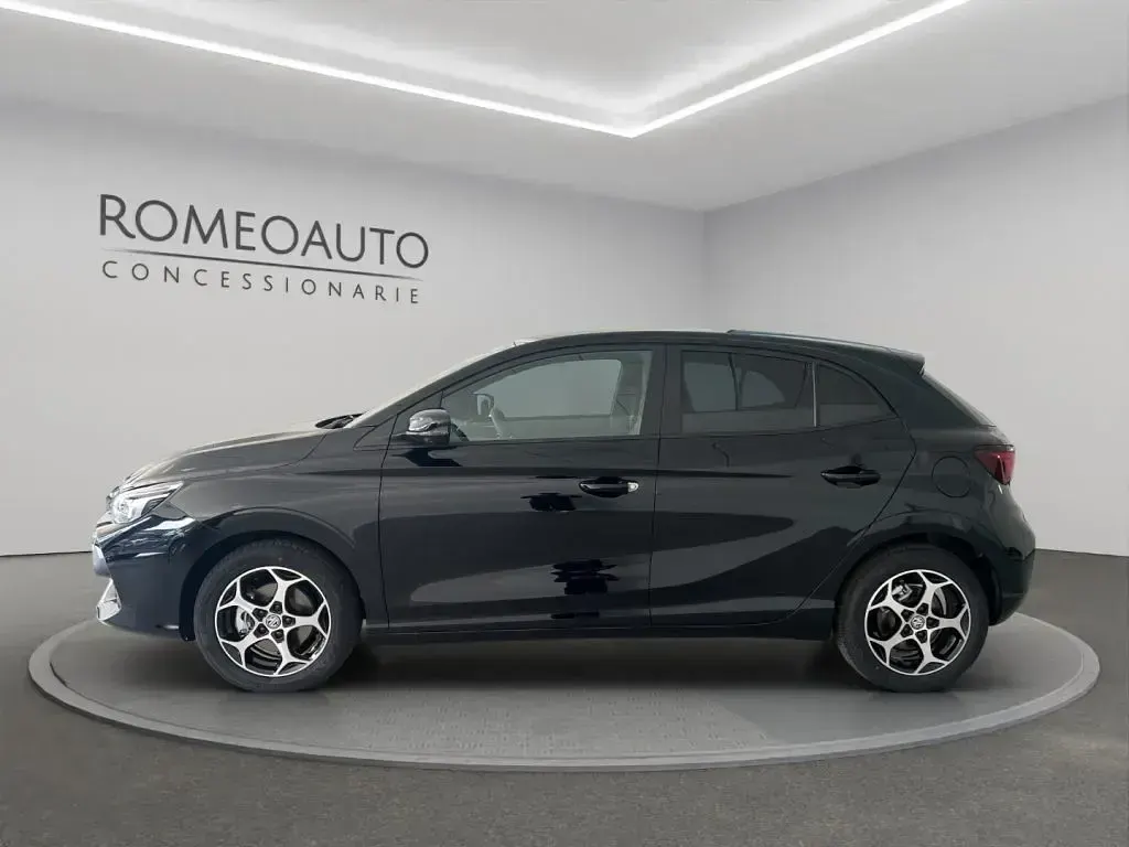 Nuova MG MG3 Luxury 102 CV (75 kW) 2026 Pebble black Utilitaria